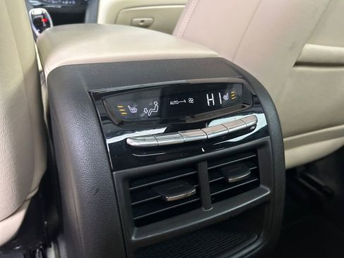 Used 2017 Cadillac XT5 Premium Luxury image 35