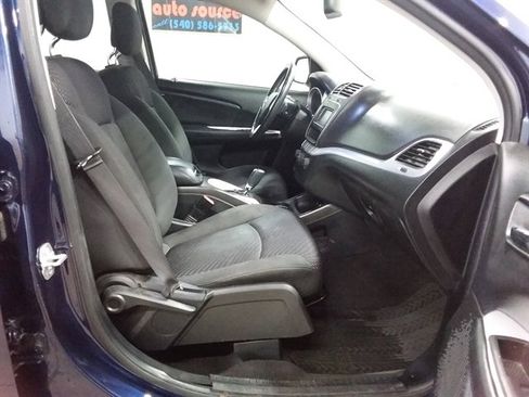 Used 2017 Dodge Journey SE w/ Flexible Seating Group image 15