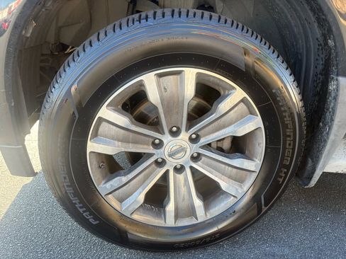 Used 2015 Nissan Armada SL image 28