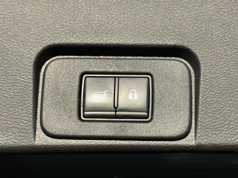 Used 2022 Nissan Rogue Platinum w/ Head-Up Display Package image 38