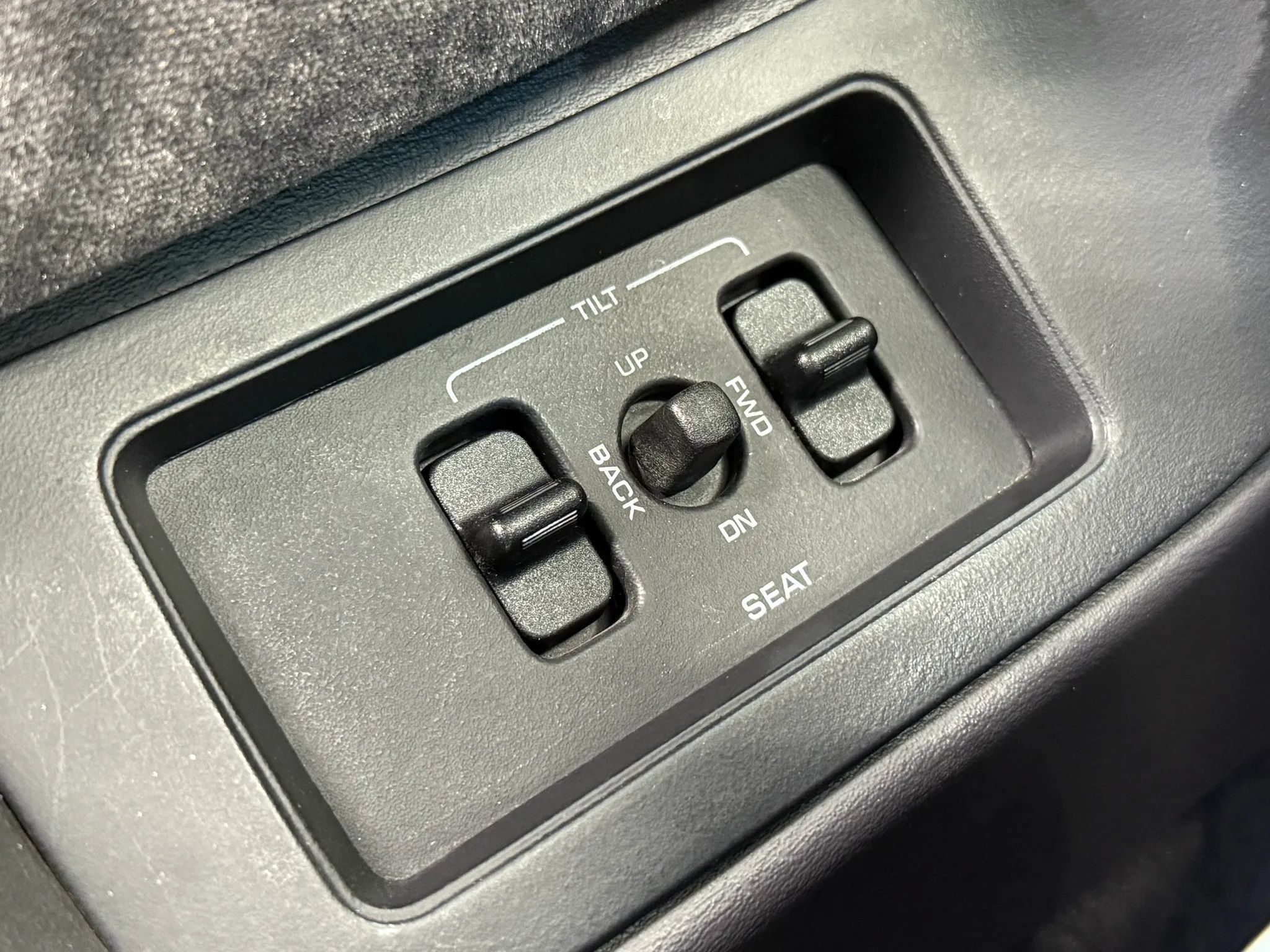 Used 1994 Chrysler LeBaron GTC FWD image 34
