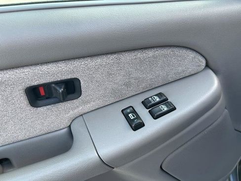 Used 2000 Chevrolet Silverado 2500 LS image 25