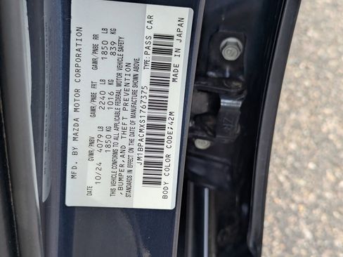 Used 2025 MAZDA MAZDA3 s image 32