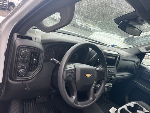 Used 2022 Chevrolet Silverado 1500 Custom image 17