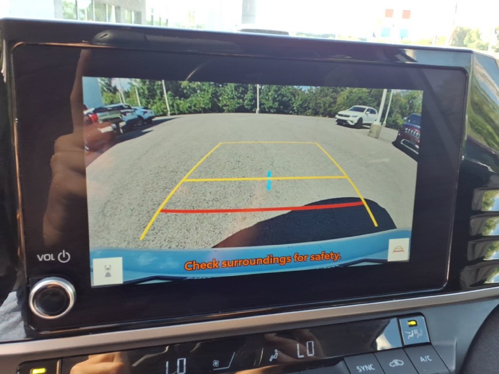 Used 2025 Toyota Camry LE FWD image 12