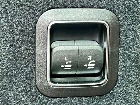 Certified 2026 Mercedes-Benz GLS 450 4MATIC image 51