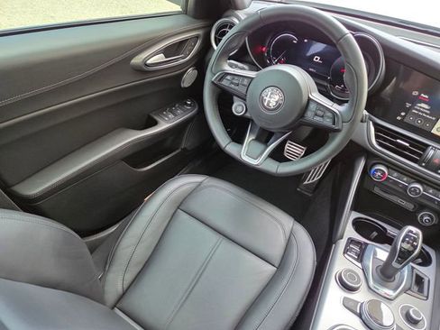 Used 2024 Alfa Romeo Giulia Ti AWD/4WD image 50