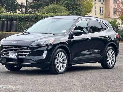 Used 2022 Ford Escape Titanium w/ Titanium Elite Package image 8