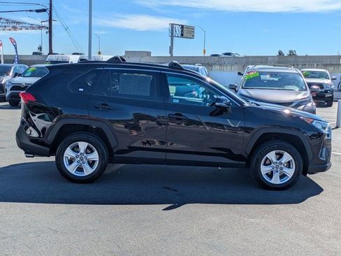 Used 2021 Toyota RAV4 XLE image 4