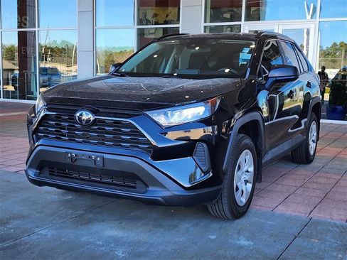 Used 2020 Toyota RAV4 LE image 33