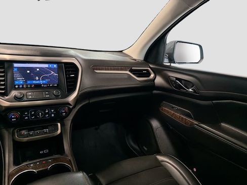 Used 2022 GMC Acadia Denali w/ Denali Ultimate Package image 24