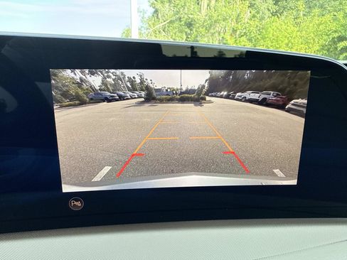 Used 2024 Cadillac XT4 Luxury w/ Cold Weather Package FWD image 25