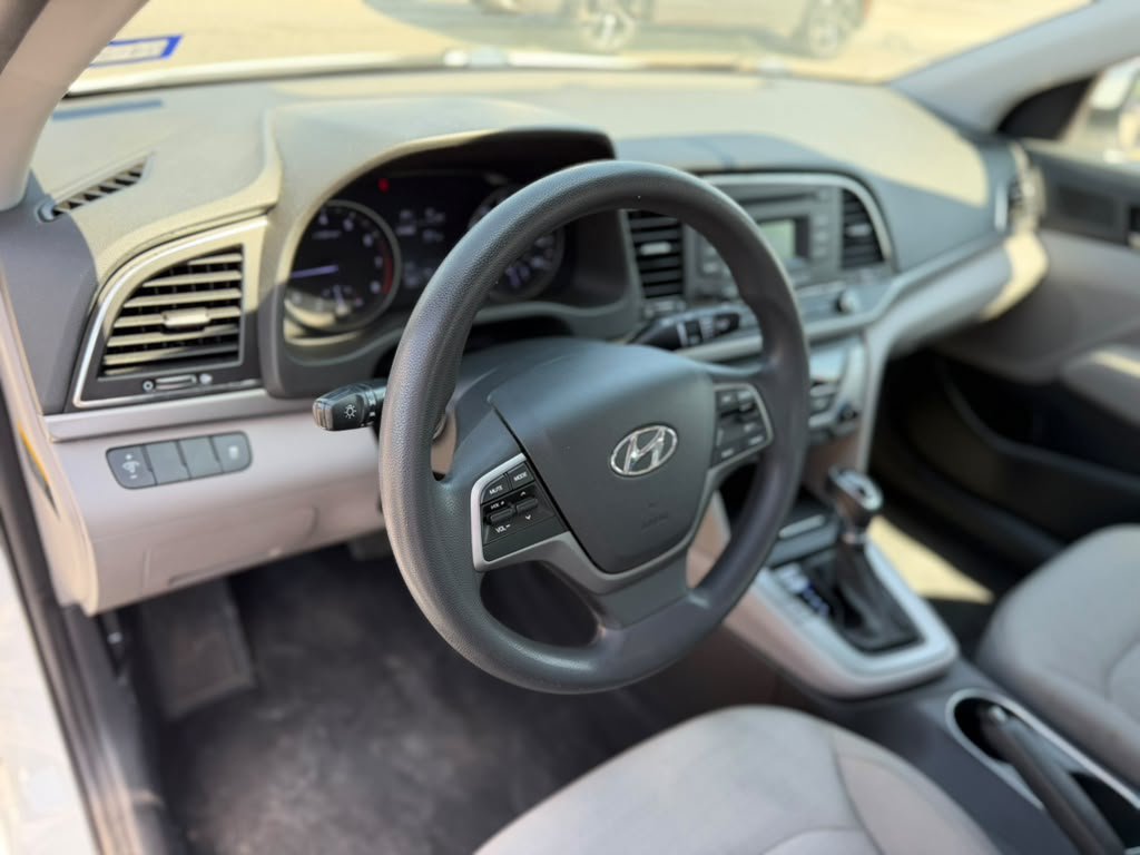 Used 2017 Hyundai Elantra SE FWD image 9