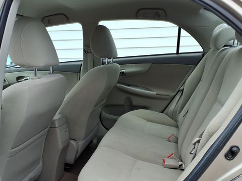 Used 2010 Toyota Corolla LE FWD image 8