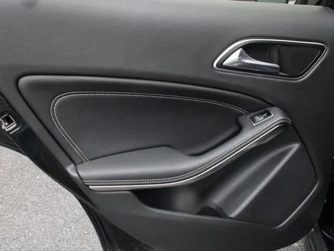 Used 2018 Mercedes-Benz GLA 250 4MATIC image 45