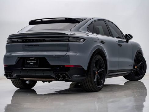 Certified 2025 Porsche Cayenne GTS AWD/4WD image 11