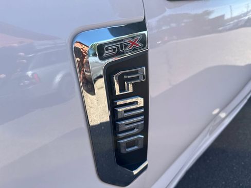 Used 2020 Ford F250 XL w/ STX Appearance Package AWD/4WD image 14