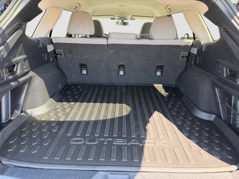 Used 2024 Subaru Outback Premium AWD/4WD image 5