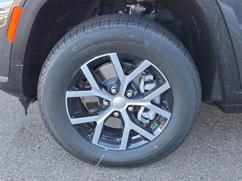 New 2025 Jeep Grand Cherokee L Limited image 6