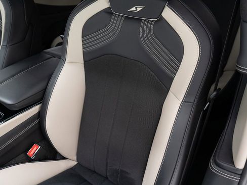 Certified 2023 Bentley Flying Spur Plug-In Hybrid AWD/4WD image 18
