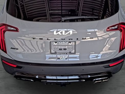 Used 2022 Kia Telluride EX w/ EX Premium Package image 12