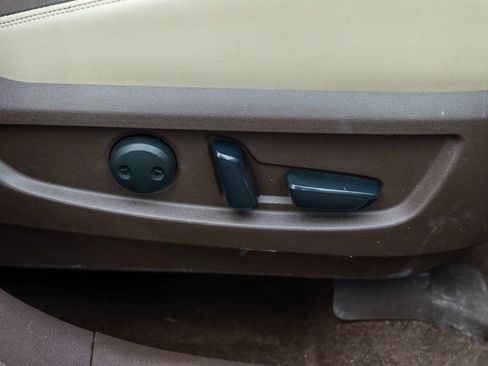 Used 2019 INFINITI QX50 Essential w/ Sensory Package image 37