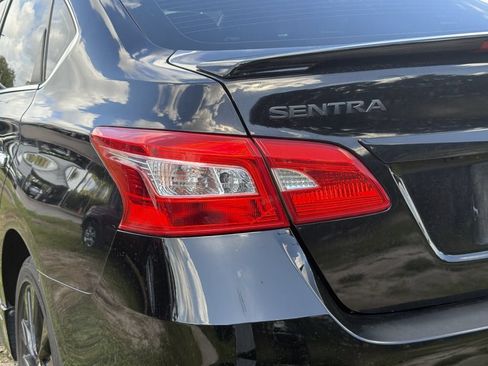Used 2018 Nissan Sentra SR w/ SR Midnight Edition Package FWD image 7