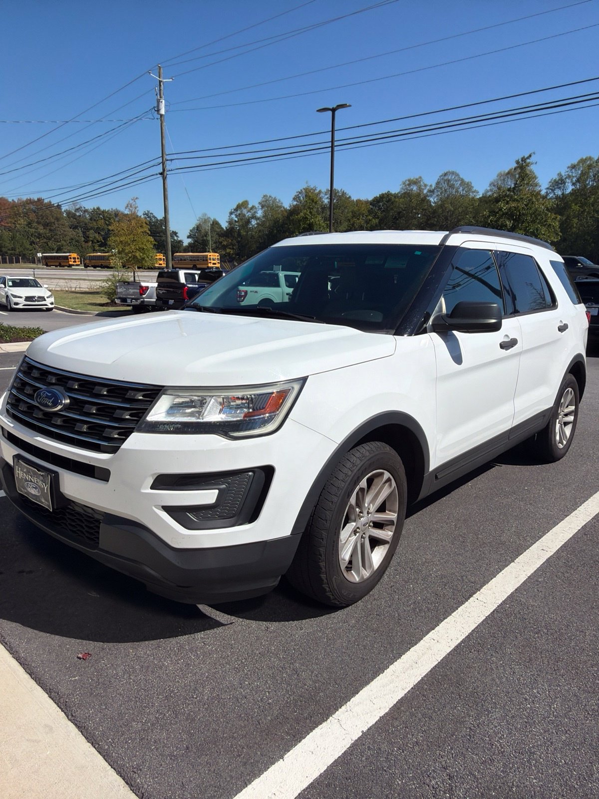 Used 2016 Ford Explorer FWD image 1