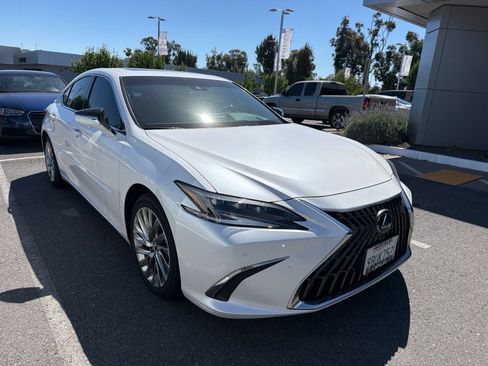 Used 2022 Lexus ES 300h w/ Accessory Package FWD image 1