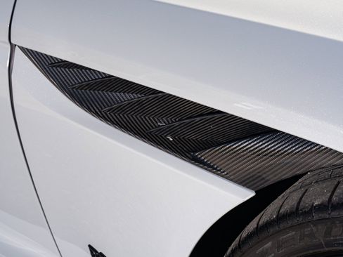 Used 2023 Aston Martin DBS Volante image 23