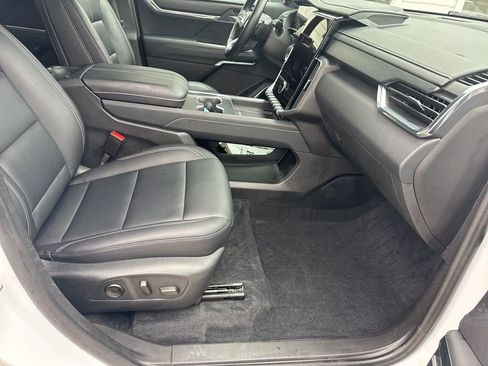 Certified 2024 GMC Acadia Elevation w/ Luxury Package image 44