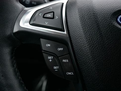 Used 2024 Ford Edge SEL w/ Sport Appearance Package image 30