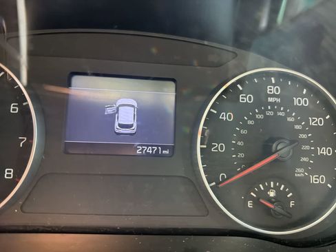 Used 2023 Kia Seltos S FWD image 2