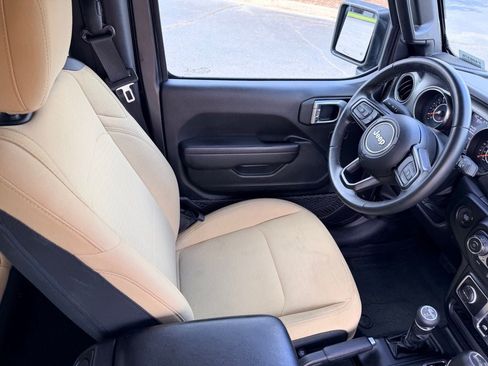 Used 2022 Jeep Wrangler Sport AWD/4WD image 14