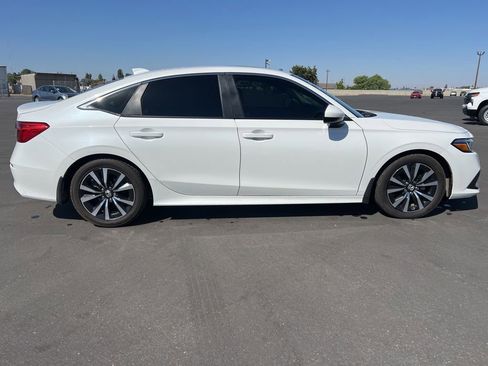 Used 2023 Honda Civic EX image 4