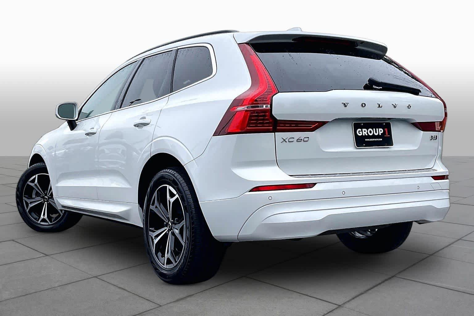 Used 2022 Volvo XC60 B5 Momentum w/ Climate Package AWD/4WD image 11