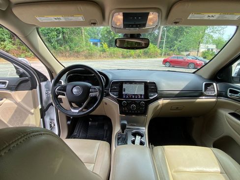 Used 2019 Jeep Grand Cherokee Limited RWD image 39