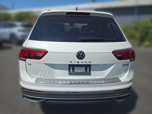 Used 2023 Volkswagen Tiguan SE AWD/4WD image 11