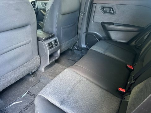 Used 2021 Nissan Rogue S FWD image 11