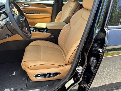 New 2025 Jeep Grand Cherokee Summit AWD/4WD image 9