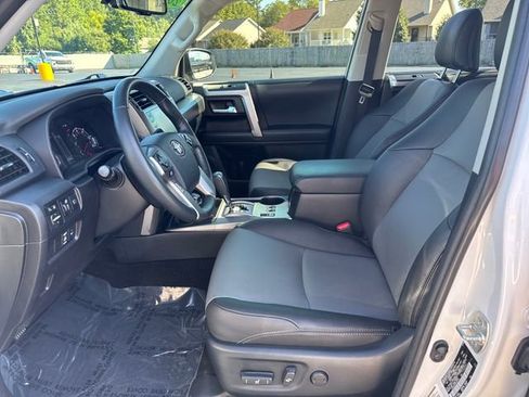 Used 2024 Toyota 4Runner SR5 Premium image 9