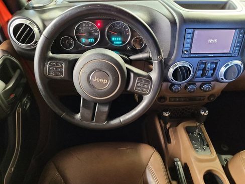 Used 2015 Jeep Wrangler Unlimited Sahara w/ Mopar Chrome Edition Group AWD/4WD image 22