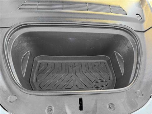 Used 2023 Tesla Model Y Long Range image 9