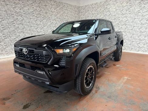 Used 2024 Toyota Tacoma TRD Off-Road w/ TRD Off Road Upgrade Package AWD/4WD image 3
