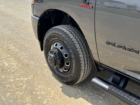 Used 2024 RAM 3500 Big Horn w/ Night Edition AWD/4WD image 26