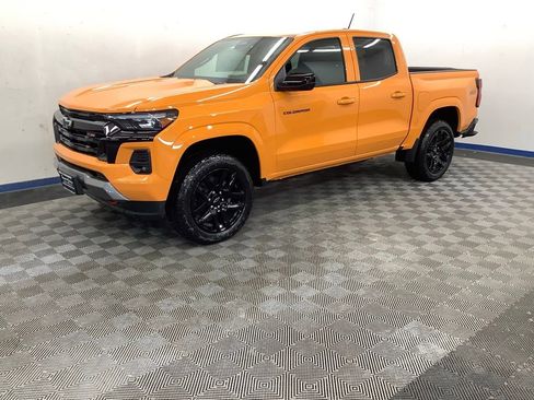 New 2025 Chevrolet Colorado Z71 w/ Z71 Convenience Package 2 image 1