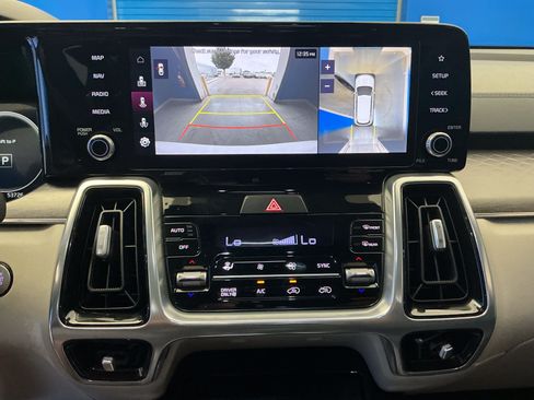 Used 2022 Kia Sorento SX Prestige w/ Panoramic Sunroof Package AWD/4WD image 20