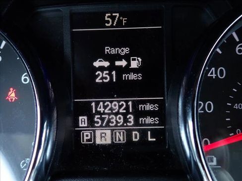 Used 2013 Nissan Rogue SV AWD/4WD image 21