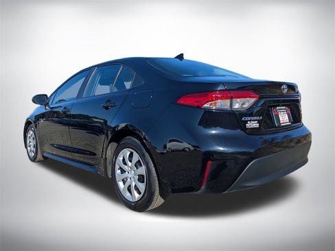 Used 2024 Toyota Corolla LE image 5