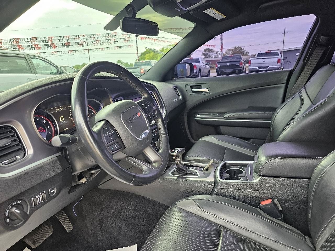 Used 2021 Dodge Charger SXT w/ Leather Interior Group RWD image 6